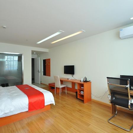 Thank Inn Chain Hotel West Eleven Road Mall Linyi  Εξωτερικό φωτογραφία