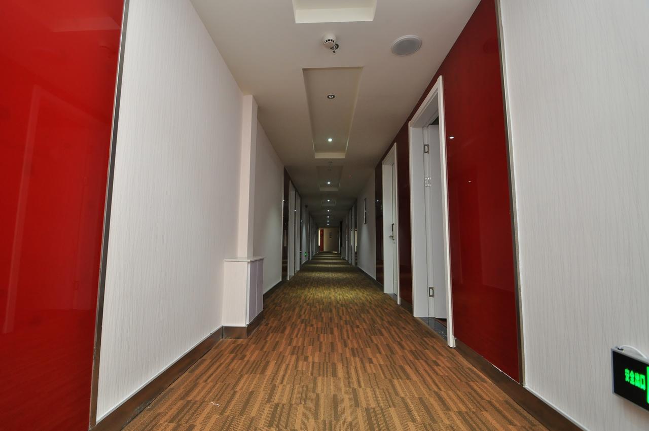 Thank Inn Chain Hotel West Eleven Road Mall Linyi  Εξωτερικό φωτογραφία