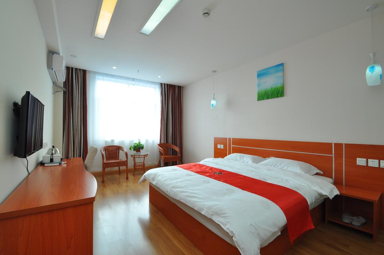 Thank Inn Chain Hotel West Eleven Road Mall Linyi  Εξωτερικό φωτογραφία